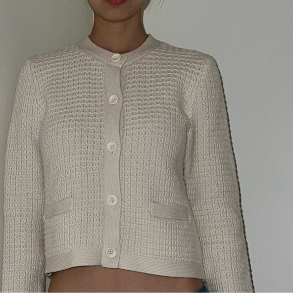 Uniqlo Women's Beige Knit Cardigan - Picture 2 of 2